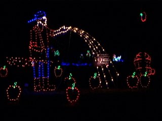 Bluff Valley's spectacular light show is back - KXLT - Fox 47 ...